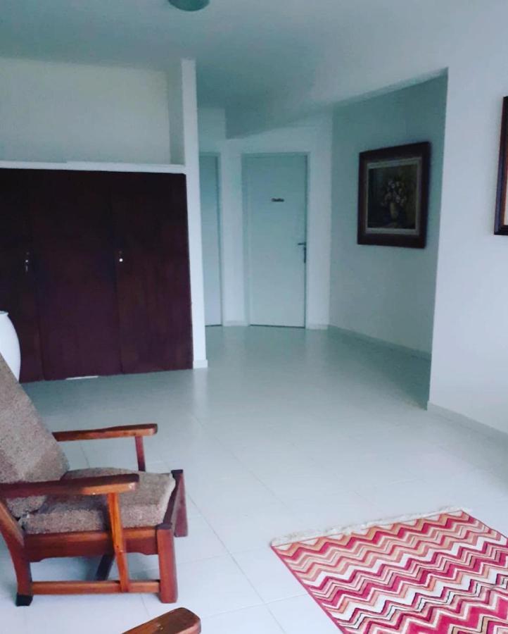 Guesthousebr Бомбиньяс Экстерьер фото